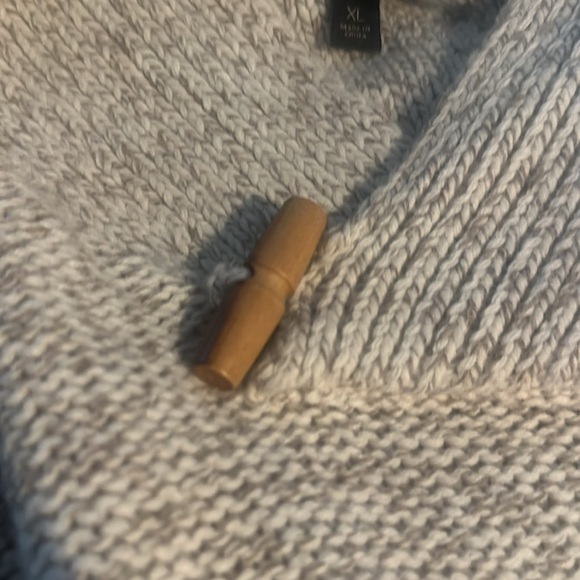 Perfect condition banana republic sweater made with Italian Yarn. XL size. - Picture 3 of 4